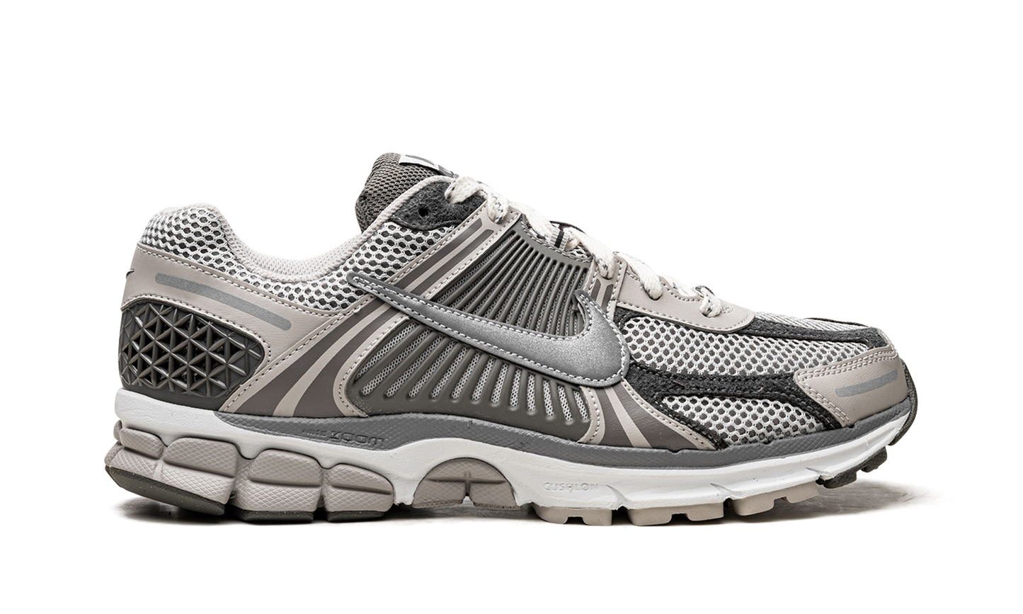 Zoom Vomero 5 "Iron Ore"