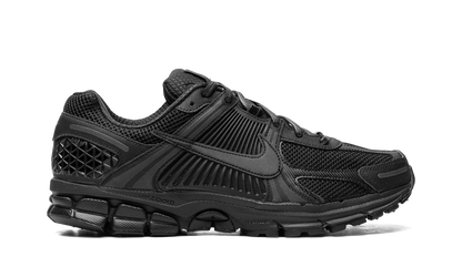 Zoom Vomero 5 "Triple Black"