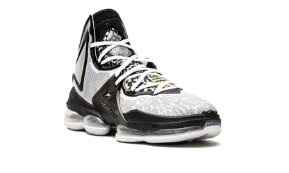 LeBron 19 "Royalty"