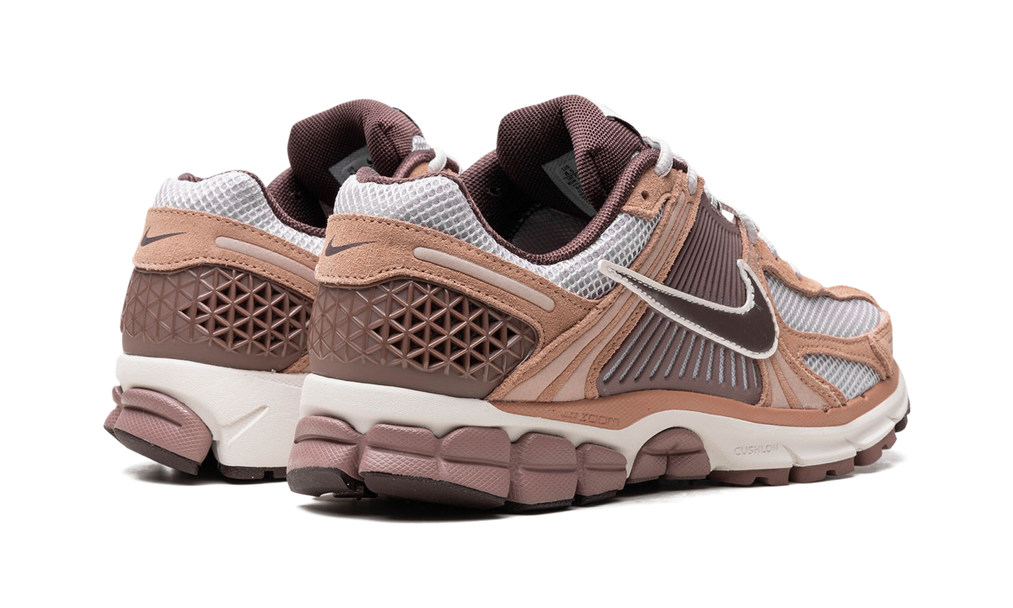 Zoom Vomero 5 "Dusted Clay"