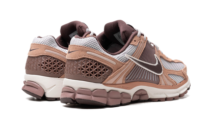 Zoom Vomero 5 "Dusted Clay"