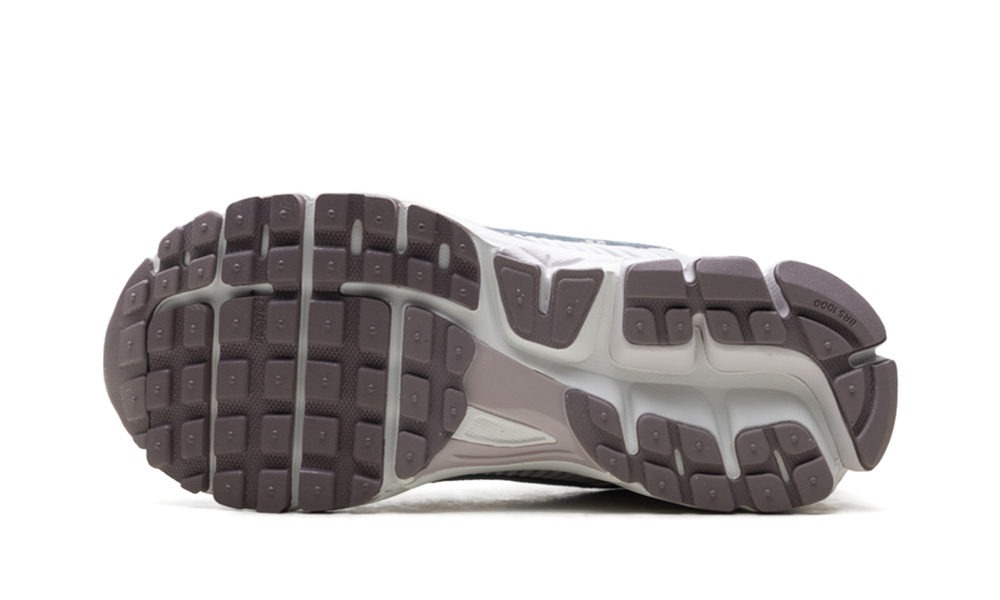 Zoom Vomero 5 WMNS "Platinum Violet"