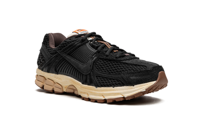 VOMERO 5 WMNS "Black / Sesame"