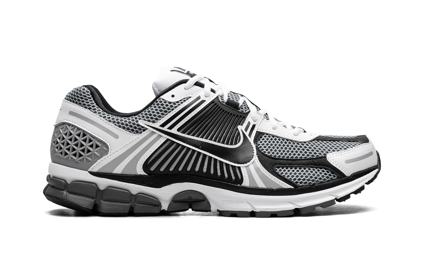 Zoom Vomero 5 SE SP "Black / Metallic Silver"