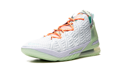 LeBron 18 "Diana Taurasi GOAT Vision"