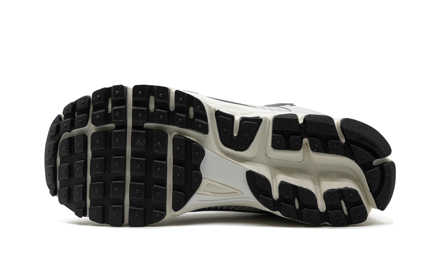 Zoom Vomero 5 "Chrome"