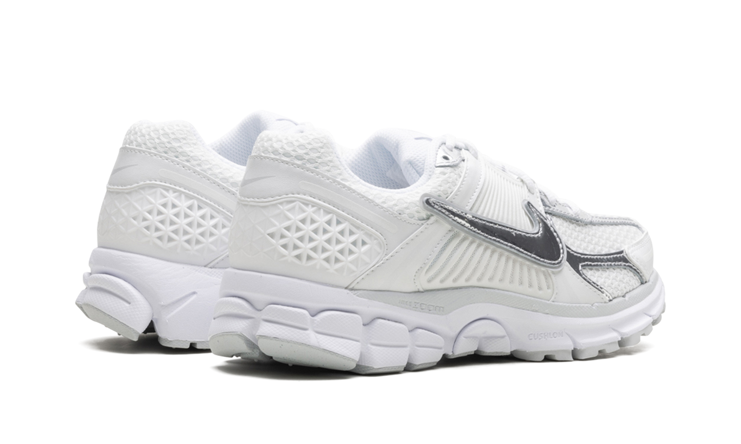 Zoom Vomero 5 WMNS "Chrome Toe"