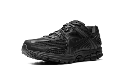 Zoom Vomero 5 "Triple Black"