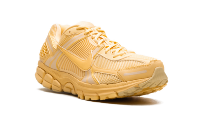 Zoom Vomero 5 "Celestial Gold"