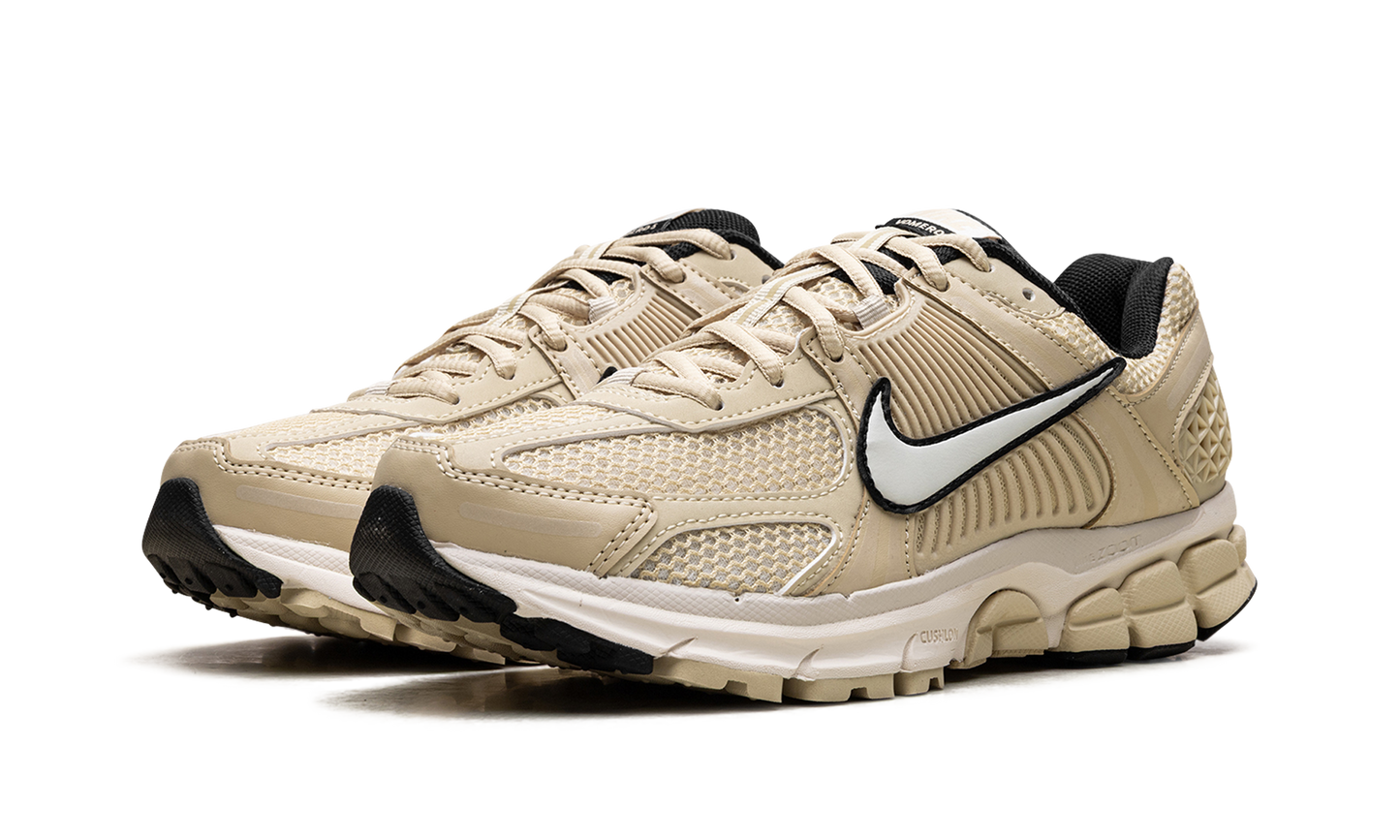 Air Zoom Vomero 5 WMNS "Team Gold"