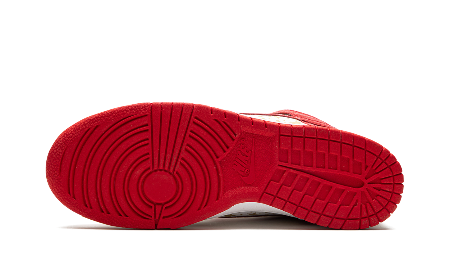 SB Dunk High Pro "Supreme - Red Stars (2003)"