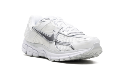 Zoom Vomero 5 WMNS "Chrome Toe"