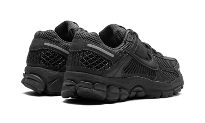 Zoom Vomero 5 WMNS "Triple Black"