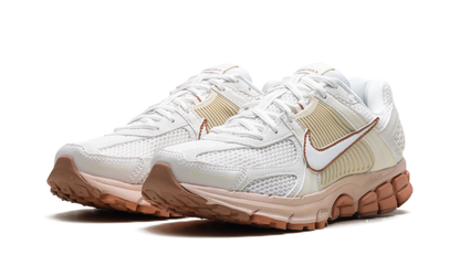 Zoom Vomero 5 WMNS "Particle Beige Terra Blush"