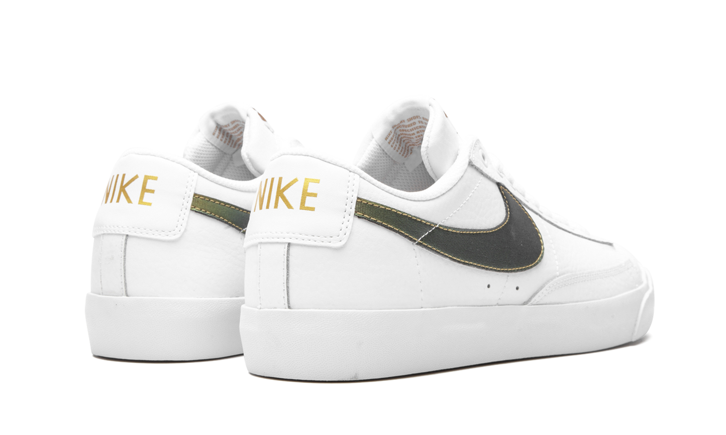 Blazer Low Premium "White/Metallic Gold"