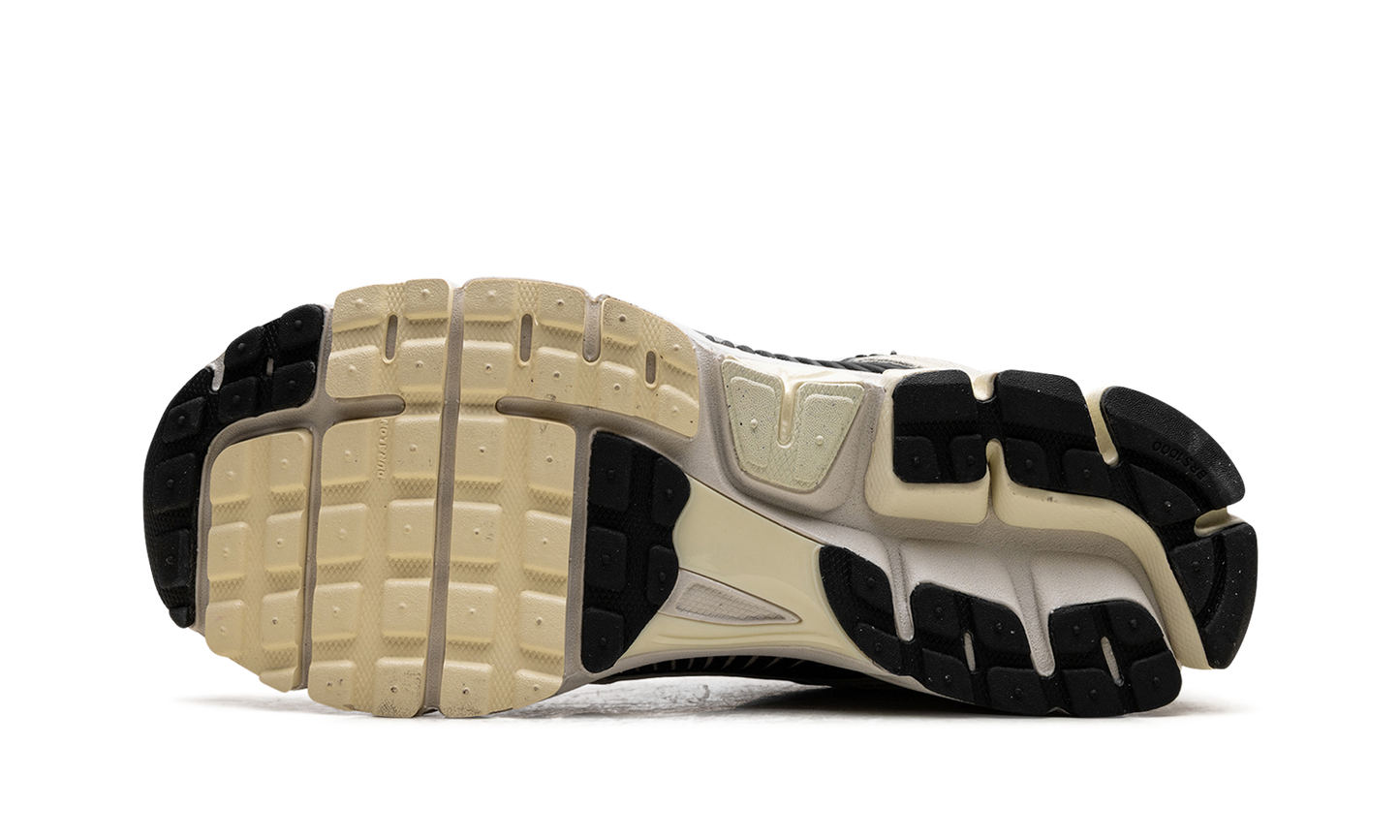 Zoom Vomero 5 "Alabaster Black"