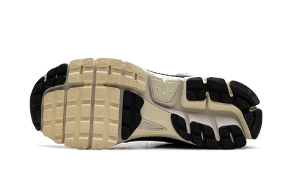 Zoom Vomero 5 "Alabaster Black"