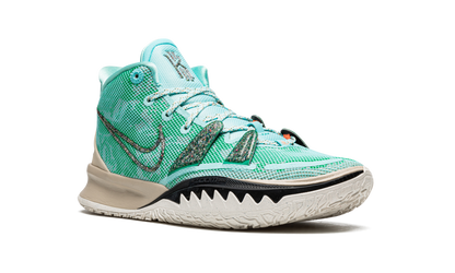 Kyrie 7 "Copa"