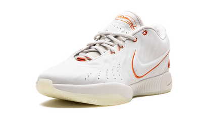 LeBron 21 "Akoya"