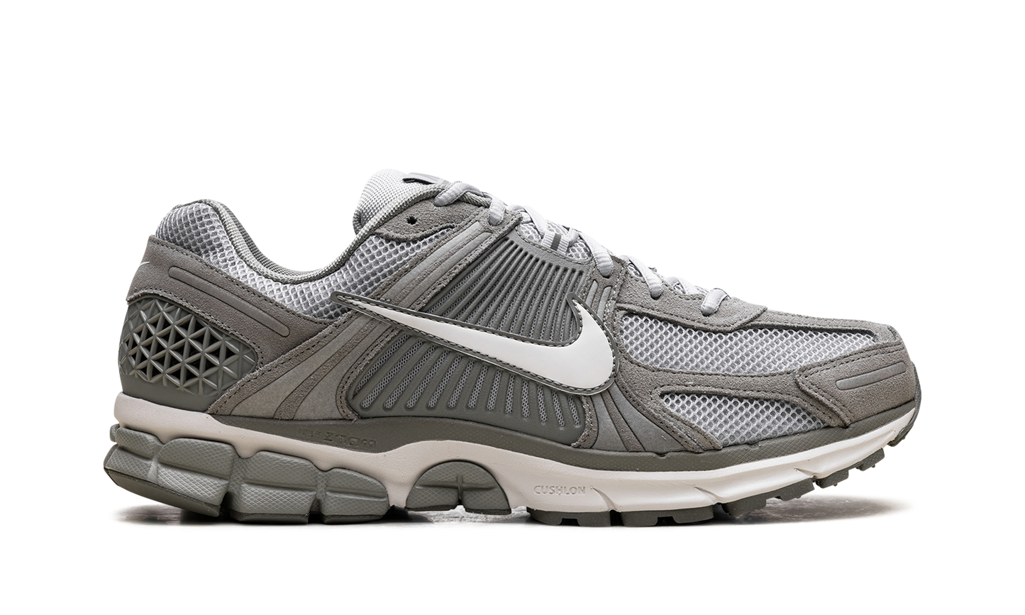 Zoom Vomero 5 "Dark Stucco"