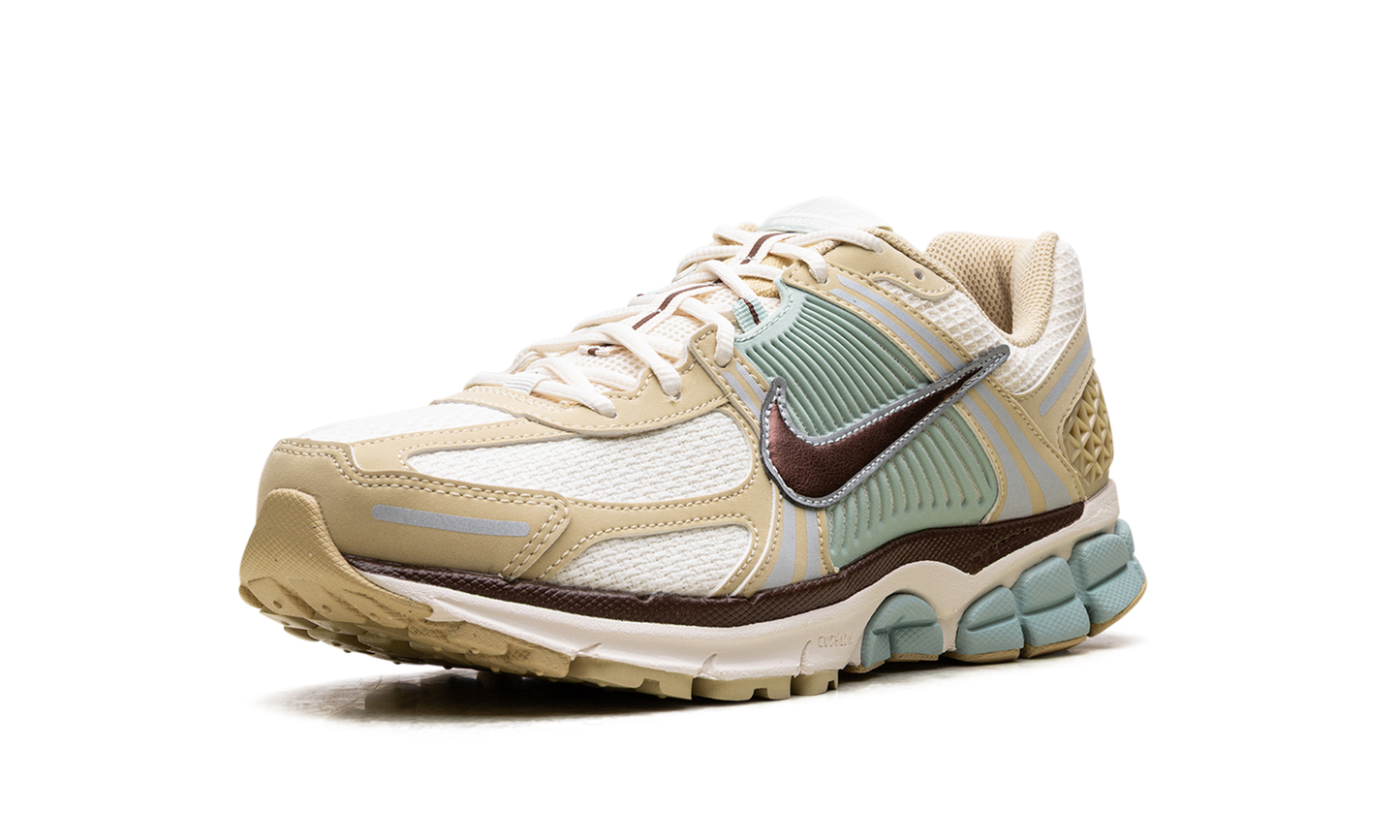Air Zoom Vomero 5 "Team Gold Seafoam"