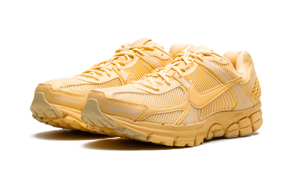 Zoom Vomero 5 "Celestial Gold"