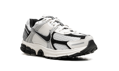 Zoom Vomero 5 "Photon Dust Black"