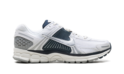 Air Zoom Vomero 5 WMNS "White Armory Navy"