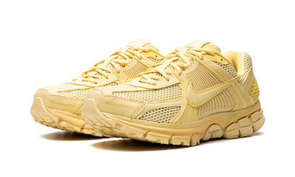 Zoom Vomero 5 "Saturn Gold"