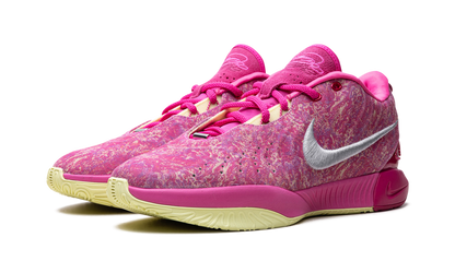 LeBron 21 "The World Is Your Oyster"