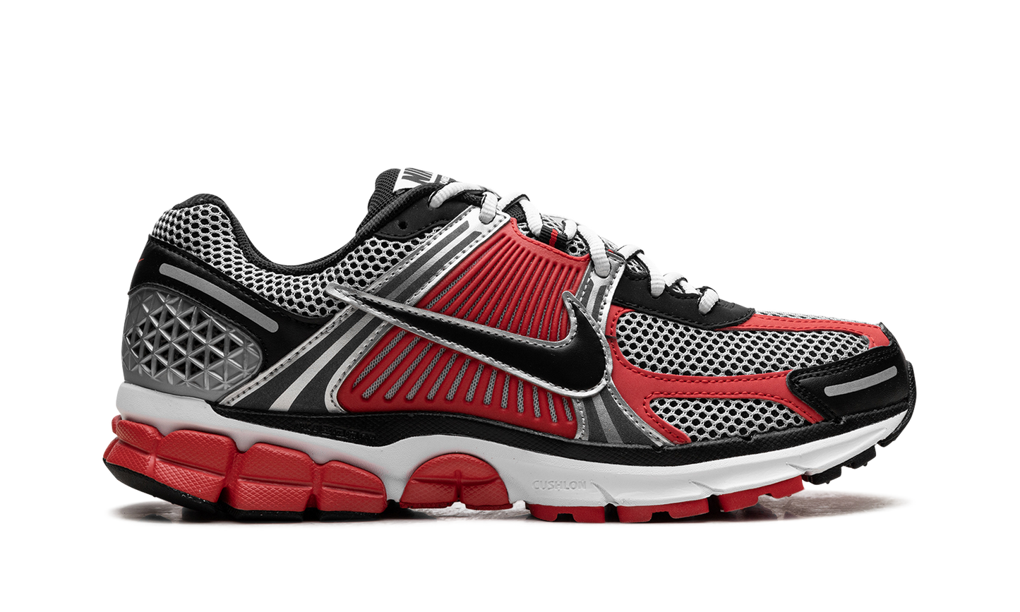 Zoom Vomero 5 "Metallic Silver University Red"