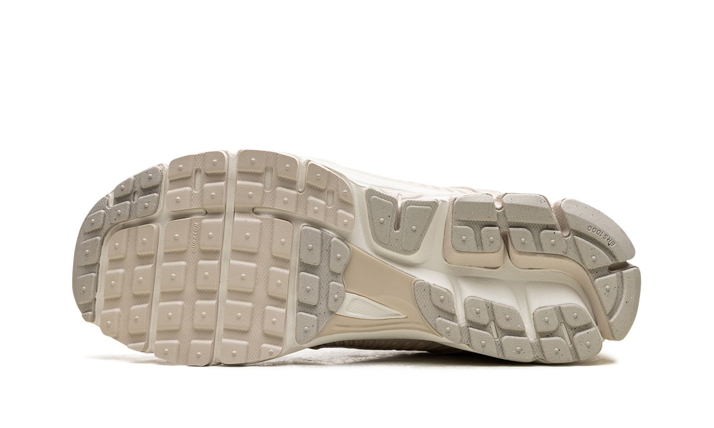 Zoom Vomero 5 "Light Orewood Brown"