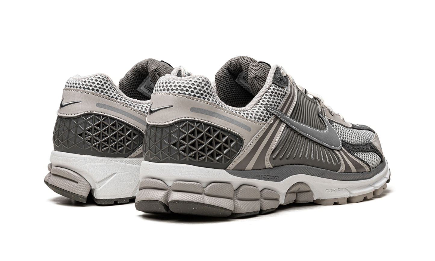 Zoom Vomero 5 "Iron Ore"