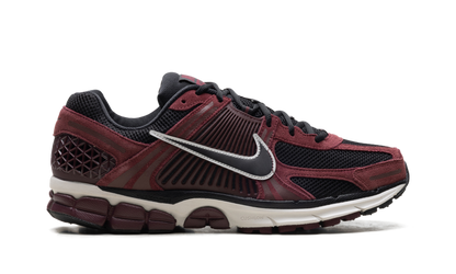 Zoom Vomero 5 "Dark Team Red"