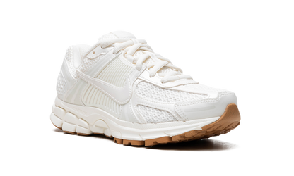 WMNS Nike Zoom Vomero 5 "SAIL GUM"