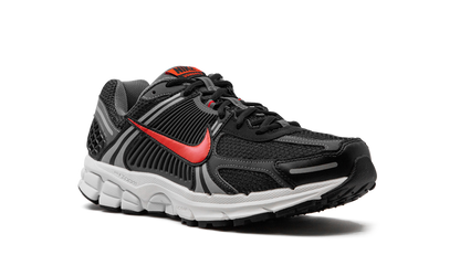 Air Zoom Vomero 5 "Black Picante Red"