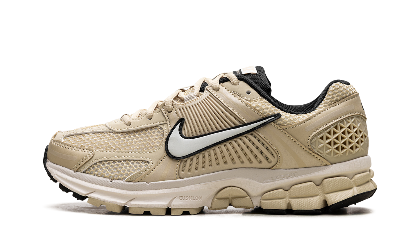 Air Zoom Vomero 5 WMNS "Team Gold"