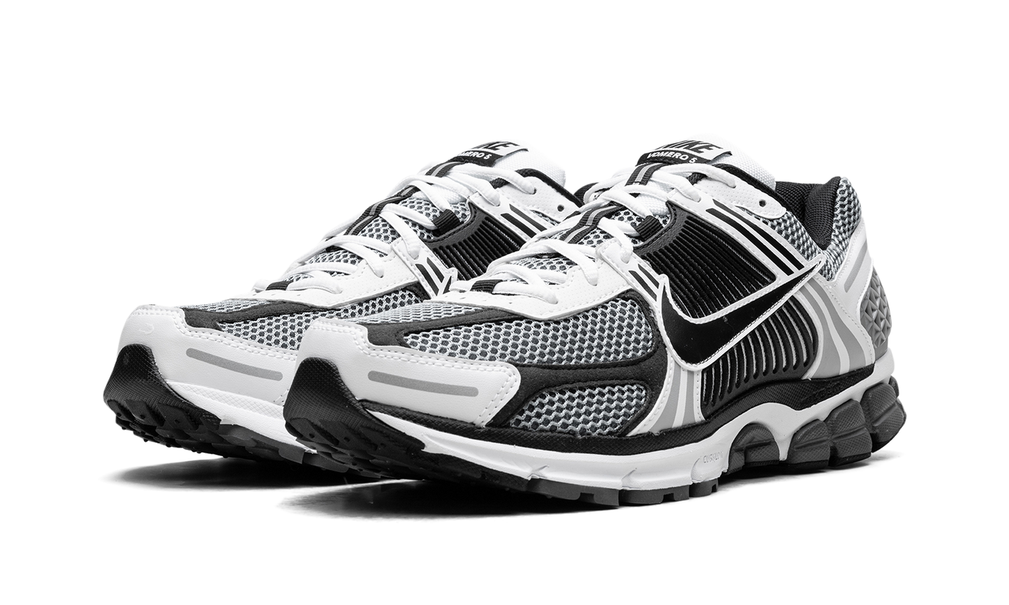 Zoom Vomero 5 SE SP "Black / Metallic Silver"