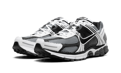 Zoom Vomero 5 SE SP "Black / Metallic Silver"