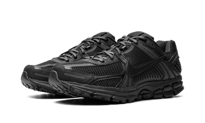 Zoom Vomero 5 "Triple Black"