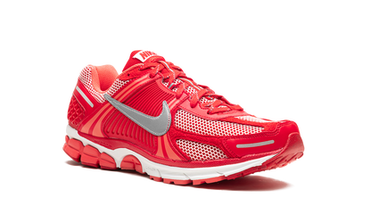 Zoom Vomero 5 PRM "University Red Metallic Silver"