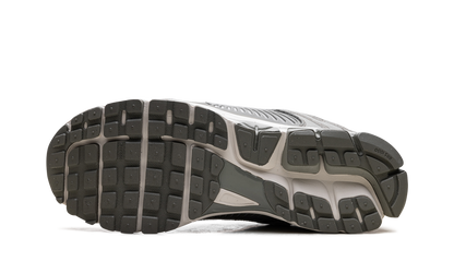 Zoom Vomero 5 "Dark Stucco"