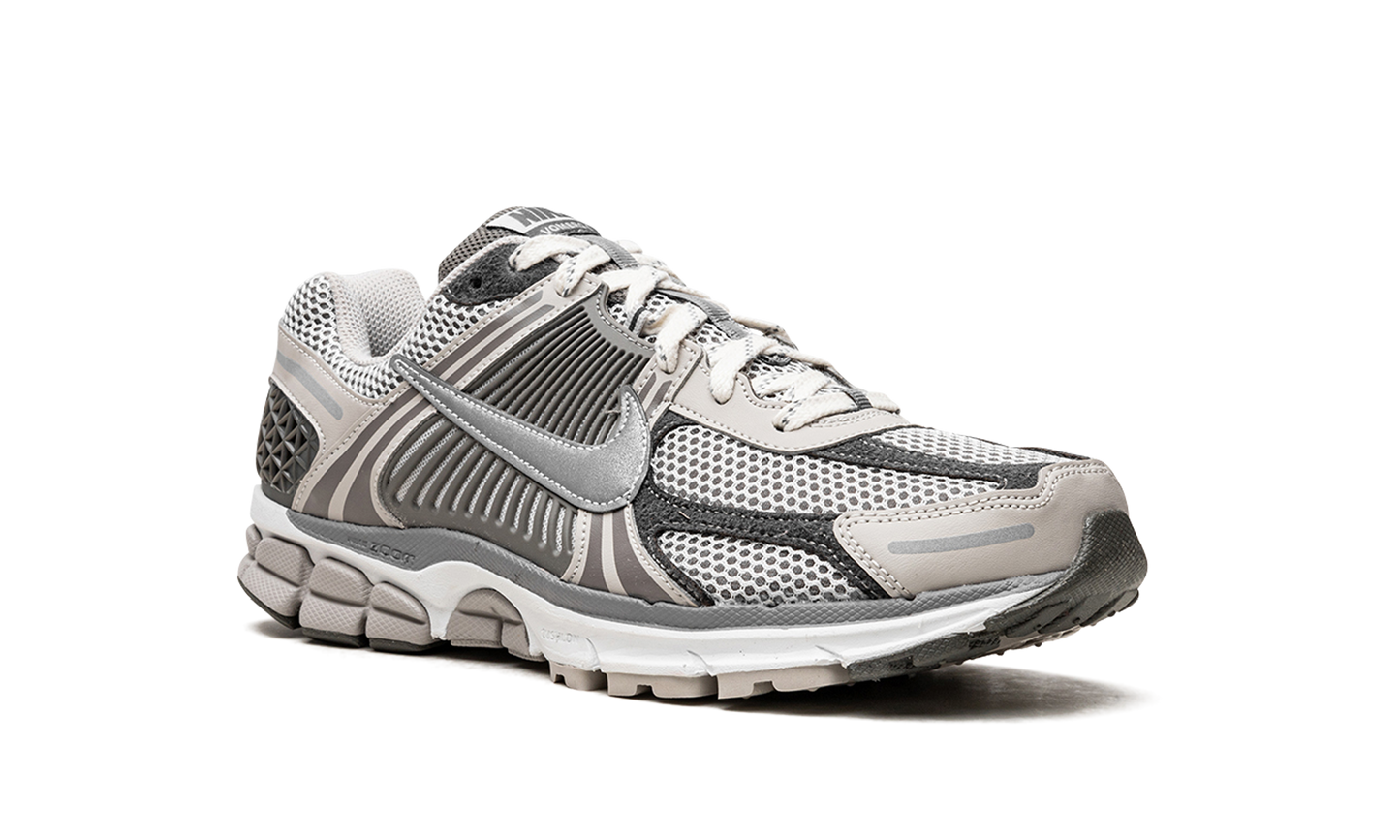Zoom Vomero 5 "Iron Ore"