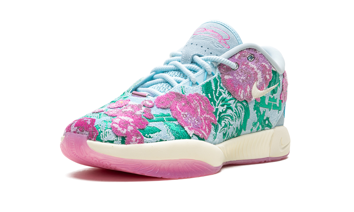 LeBron 21 "Grandma's Couch - Pearl of Z"