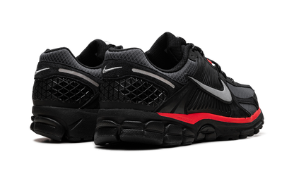 Zoom Vomero 5 "Black Metallic University Red"