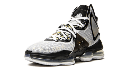 LeBron 19 "Royalty"