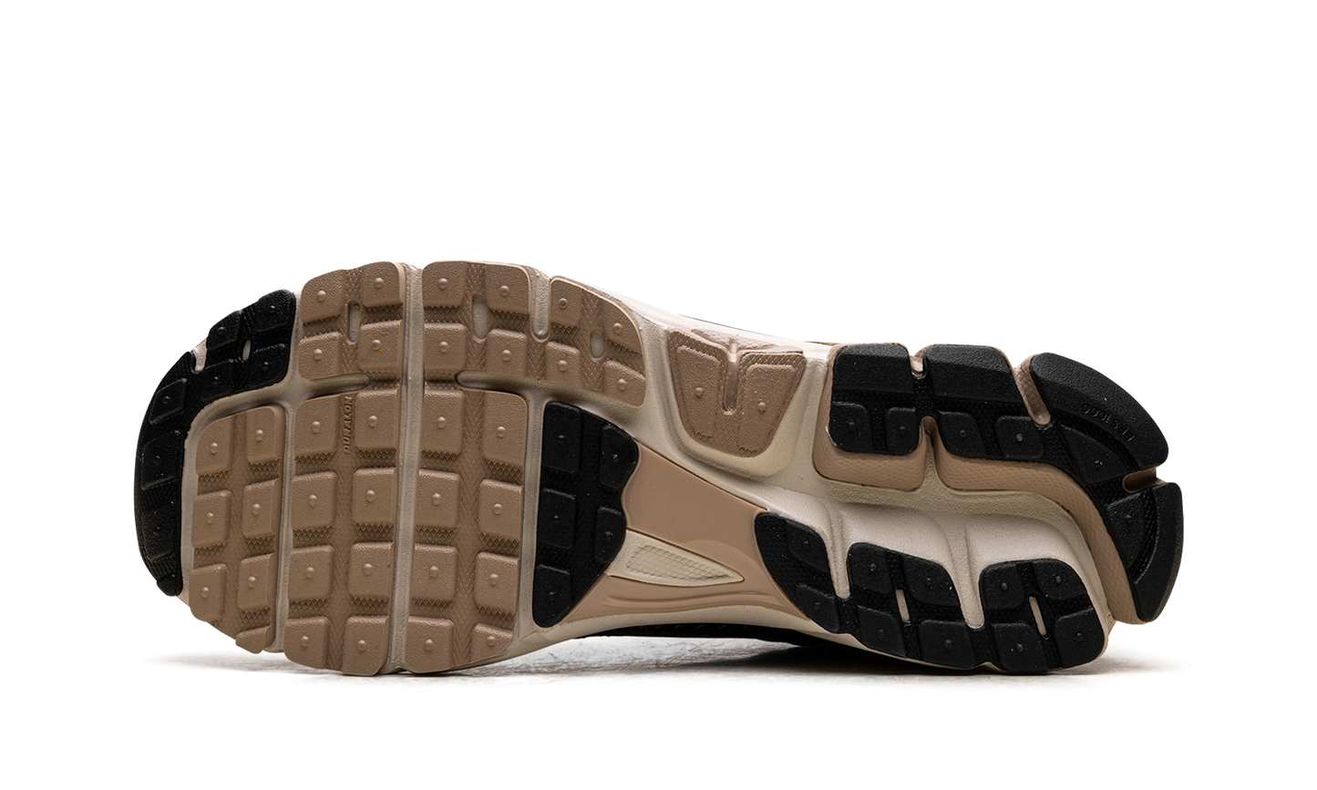 Zoom Vomero 5 WMNS "Sanddrift"