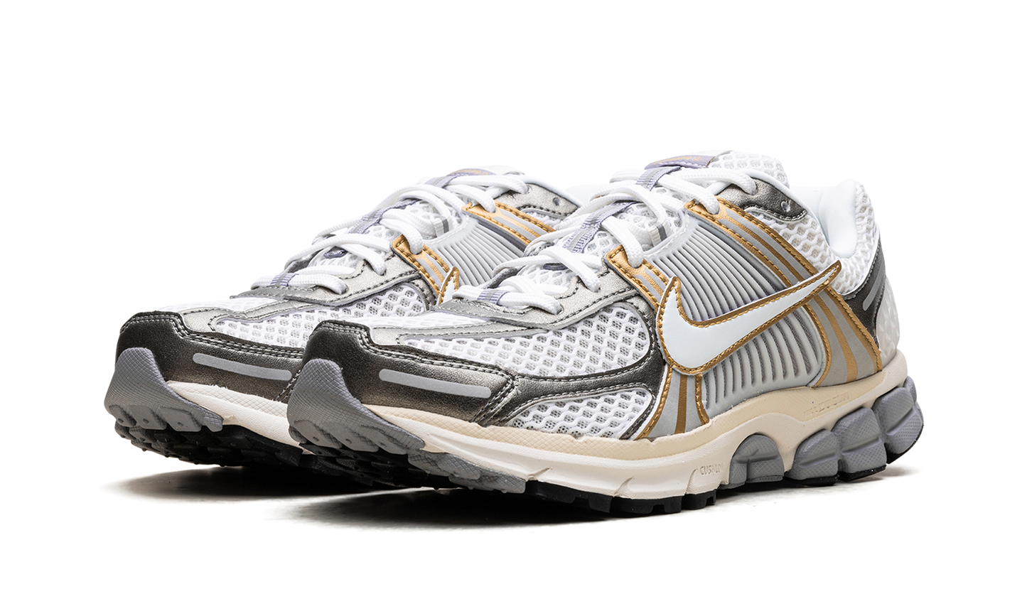 Zoom Vomero 5 "Platinum Tint Metallic Gold"