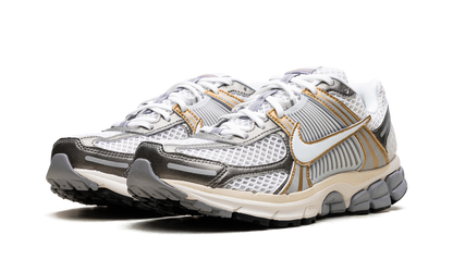 Zoom Vomero 5 "Platinum Tint Metallic Gold"