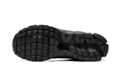 Zoom Vomero 5 "Triple Black"